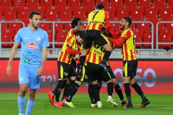 Ertelenen maçın galibi Göztepe