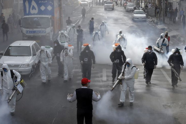 İran'da koronavirüsten ölenlerin sayısı bini geçti