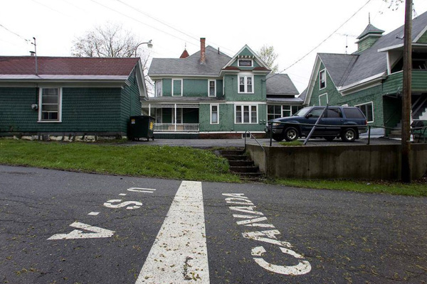 ABD, koronavirüs nedeniyle Kanada ile sınırları kapatıyor