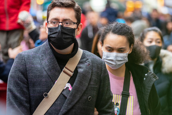 İngiltere'de okullar kapatılıyor