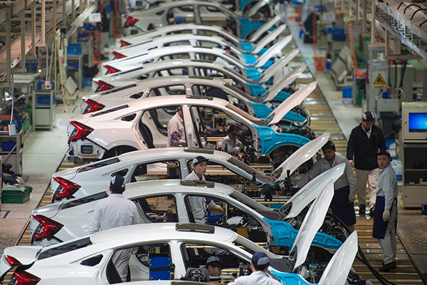 Korona yüzünden üretimine ara veren Avrupa’daki otomobil firmaları