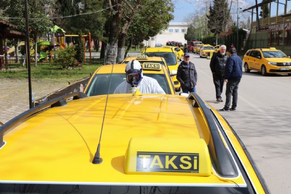 Ticari ve dolmuş taksilerdezenfekte ediliyor
