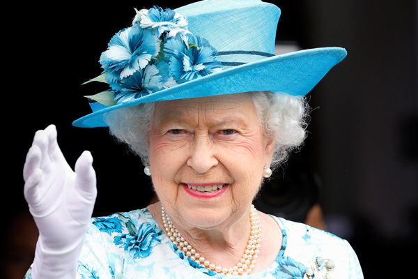 Kraliçe koronavirüs salgını geçene kadar Windsor Kalesi'ne kapanacak