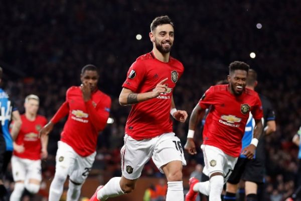 Manchester United geçici çalışanlarına maaş ödeyecek