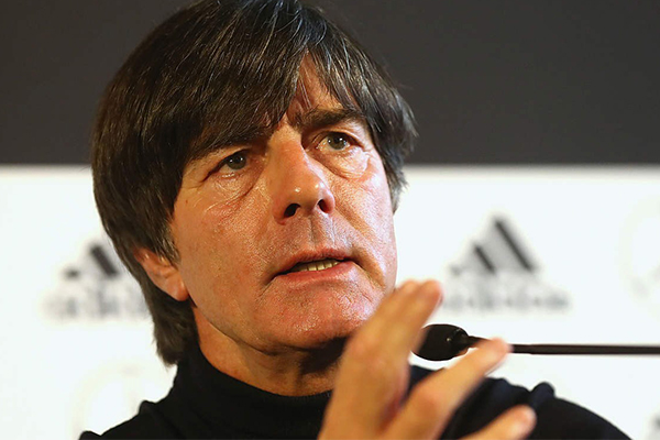 Ünlü Alman teknik direktörü Löw: Tek odak noktamız paraydı; virüs insanlığımızı hatırlattı