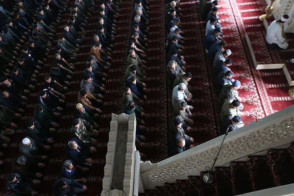 Yüksekova'da 1 ay sonra ilk cuma namazı