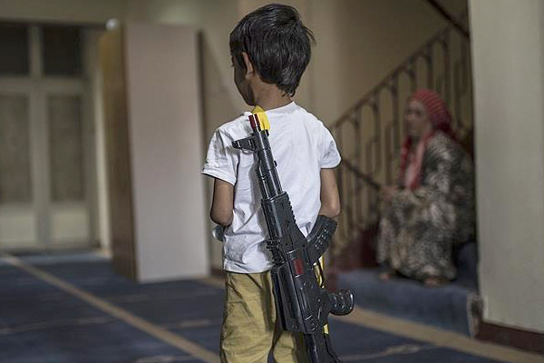 Silah ve çakmak görünümlü oyuncaklar yasaklanacak