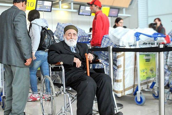 Türkiye Ahıska Türklerine almaya devam ediyor