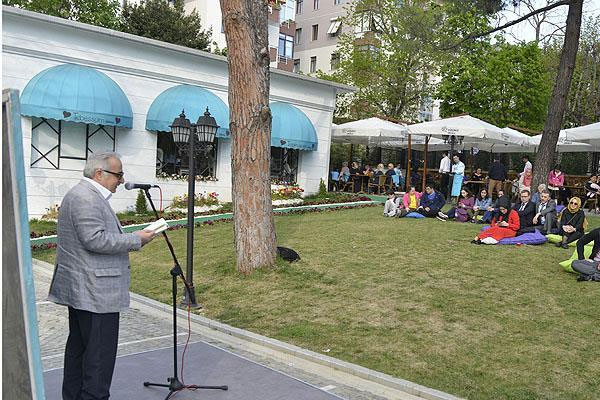 'Şiir Sokakta' Üsküdar'a indi