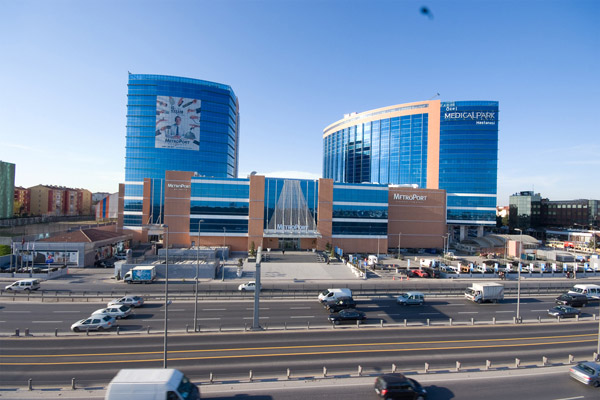 İstanbul'da AVM'de silahlı saldırı