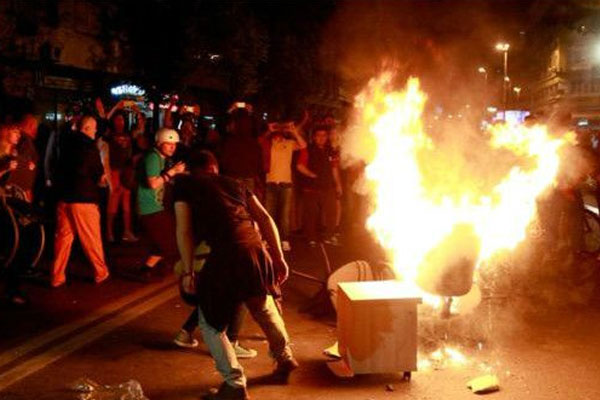 Makedonya'da 'telekulak' çatlağı büyüyor