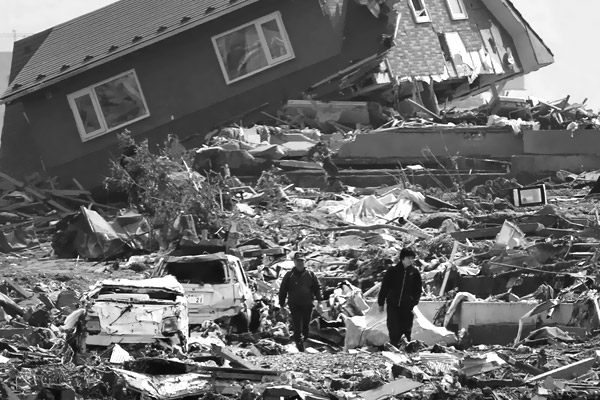 Ekvador'da 7,8 şiddetinde deprem: Tsunami uyarısı yapıldı