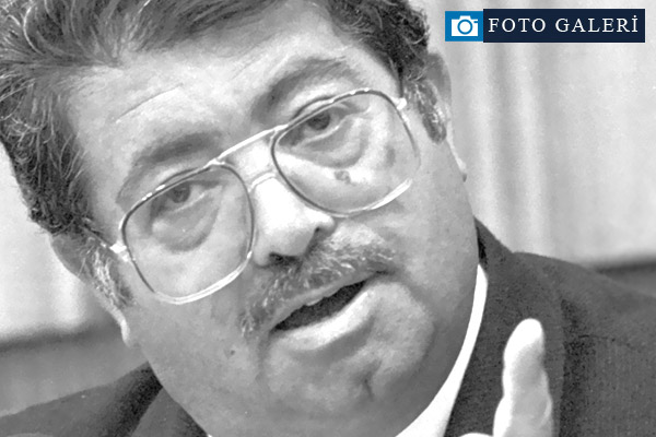 Fotoğraflarla 8. Cumhurbaşkanı Turgut Özal