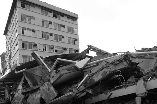 Ekvador'daki depremin bilançosu büyüyor