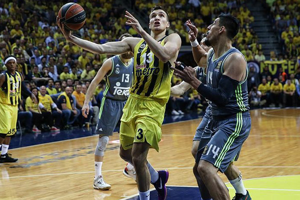 Fenerbahçe Avrupa'da kritik virajda