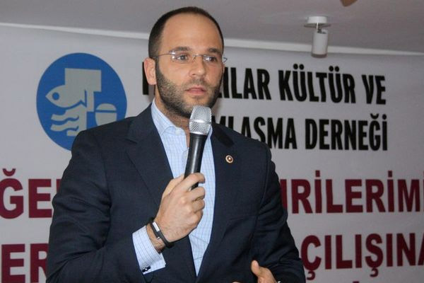 Sert sözlerle CHP'den istifa etti