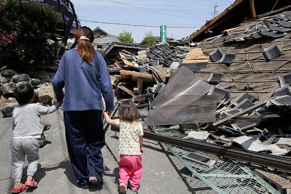Japonya'daki depremler binlerce kişiyi mağdur etti