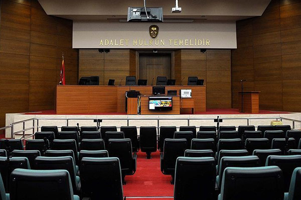 Cumhuriyet ve Evrensel muhabirleri ifade verdi