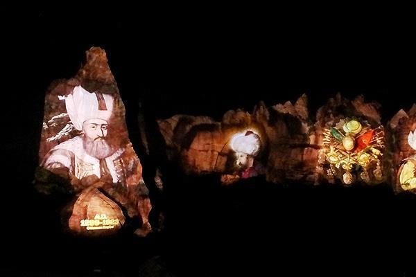 Peribacalarında görsel tarih gösterimi