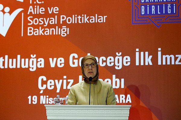 Bakandan ailelere 'çeyiz hesabı' önerisi