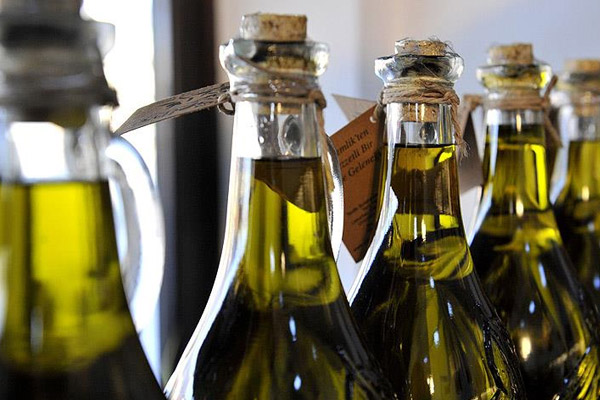 Yarım litrelik zeytinyağı bin 200 TL
