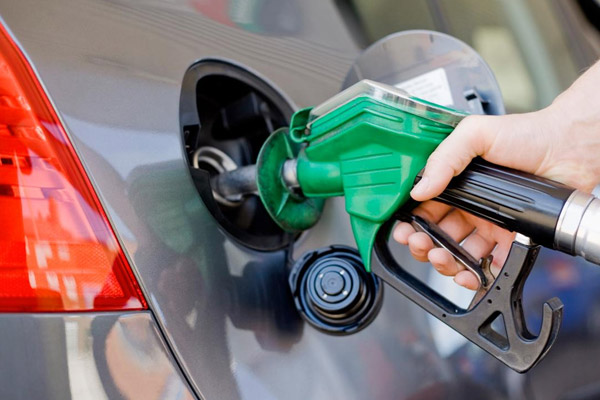 Benzine indirim geldi