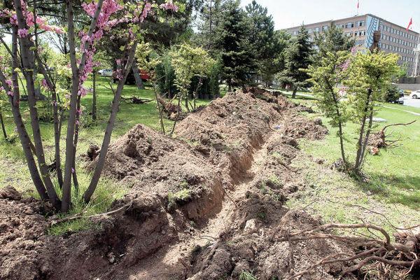 Meclis'e demir çit çekiliyor