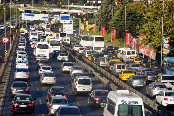 Havayı en çok dizel ve benzinli araçlar kirletiyor