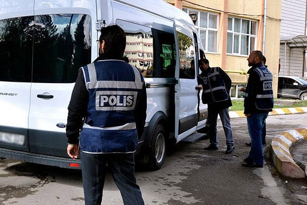 'FETÖ' operasyonunda 44 kişi adliyede