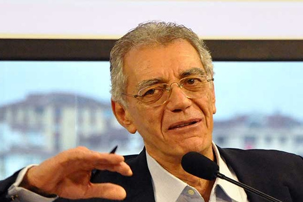 Attila Özdemiroğlu vefat etti