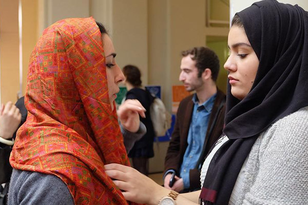 Fransız üniversitesinde 'Başörtüsü Günü' etkinliği