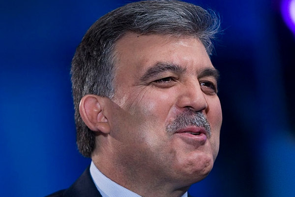 Abdullah Gül: Alnıma silah dayadılar