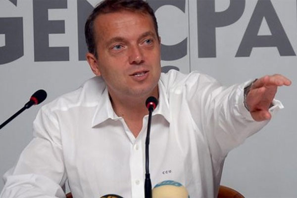 Cem Uzan'a 'Türkiye' reddi