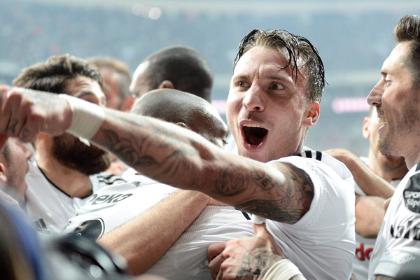 Kartal deplasmanları seviyor