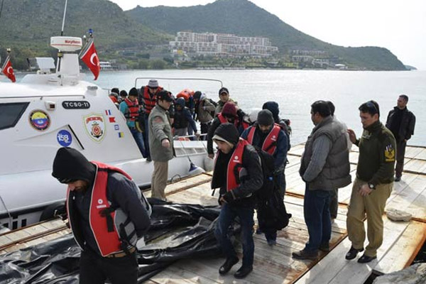 Bodrum açıklarında 45 göçmen kurtarıldı
