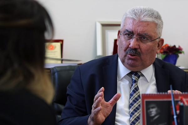 Semih Yalçın Meral Akşener'e eşi üzerinden yüklendi