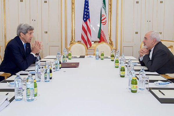 Kerry, mevkidaşı Zarif'le görüştü