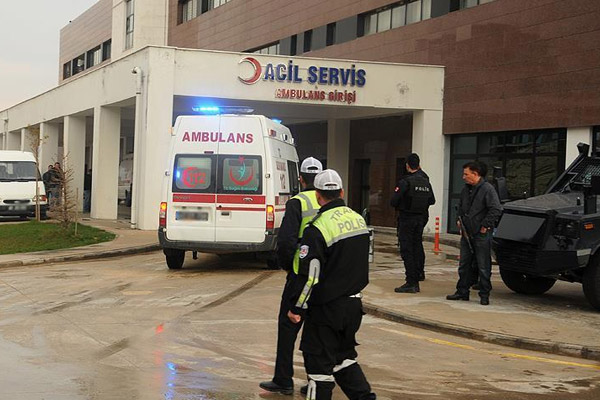 Mardin'de zırhlı araca saldırı: 13 yaralı