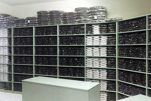 İzmir'de 'taklit marka' operasyonu: 3 gözaltı