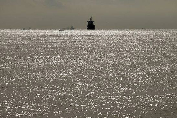 Hazar Denizi'nde Rus tankeri yandı: 1 ölü