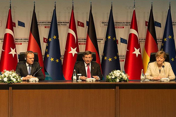 Tusk ve Merkel'den 'ifade ve basın özgürlüğü' vurgusu