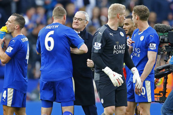 Leicester şampiyonluğa koşuyor