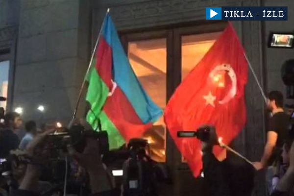 Ermenistan'da Türkiye ve Azerbaycan bayrağı yaktılar