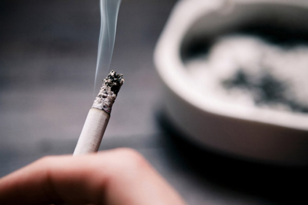 Diyanet açıkladı: Sigara içenler helallik almalı