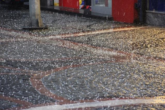 Edirne'de dolu yağdı