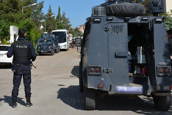 Muş'ta HDP'li başkan gözaltında