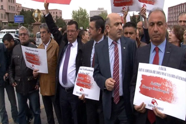 Meclis önünde ’laiklik’ eylemi