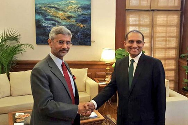 Hindistan ve Pakistan Dışişleri Bakanları biraraya geldi