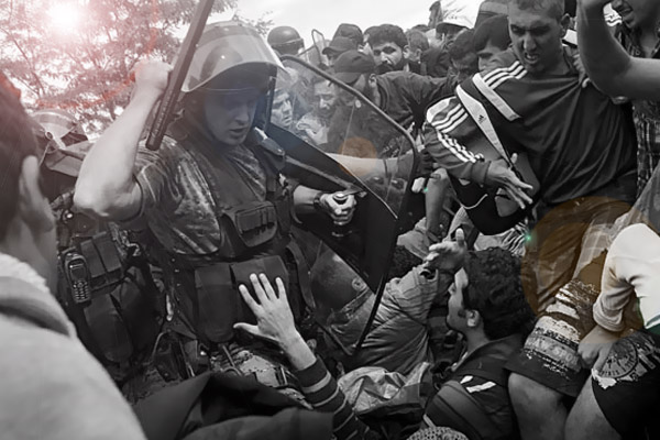 Türkiye'ye gelmek istemeyen mülteciler Yunan polisiyle çatıştı