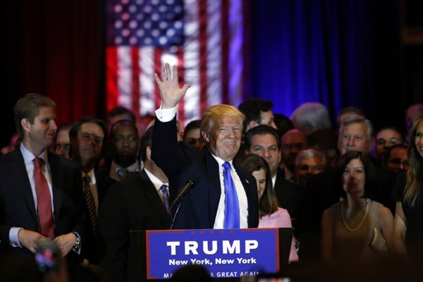 5 eyaletten zaferle ayrılan Trump, Clinton'ı hedef aldı